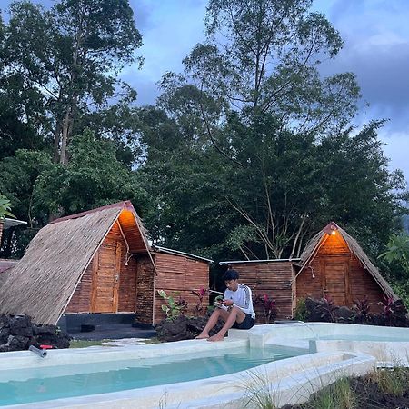 Triangular House And Hot Spring Hotel Kubupenlokan Exterior foto