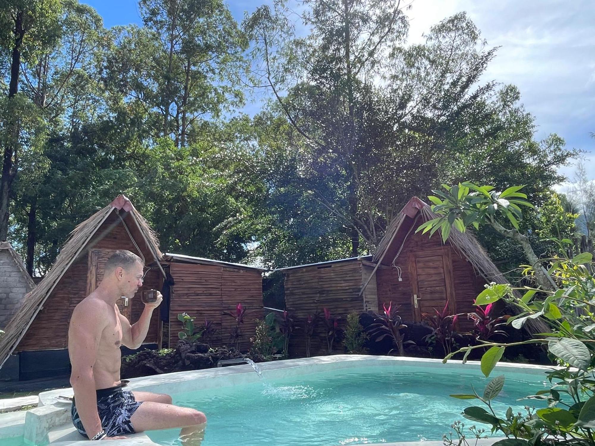 Triangular House And Hot Spring Hotel Kubupenlokan Exterior foto