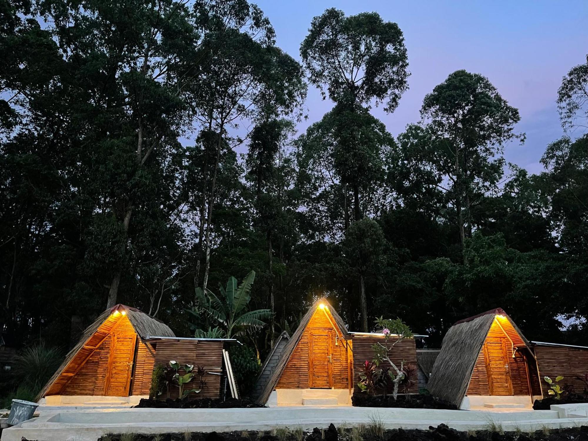 Triangular House And Hot Spring Hotel Kubupenlokan Exterior foto