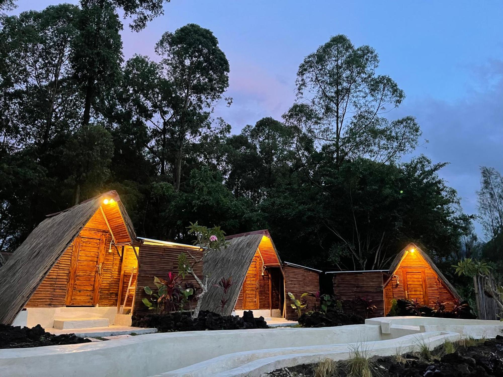 Triangular House And Hot Spring Hotel Kubupenlokan Exterior foto