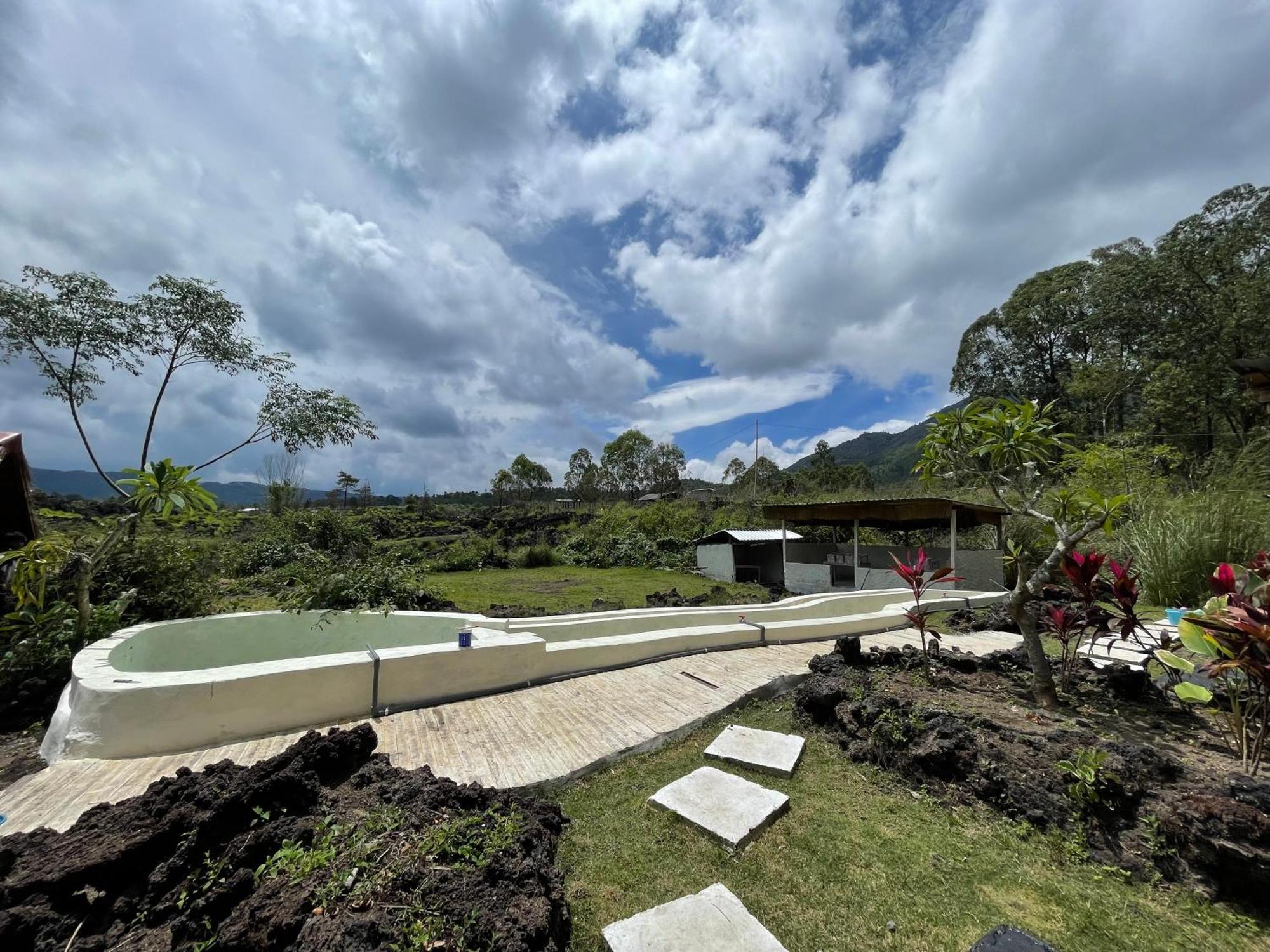 Triangular House And Hot Spring Hotel Kubupenlokan Exterior foto