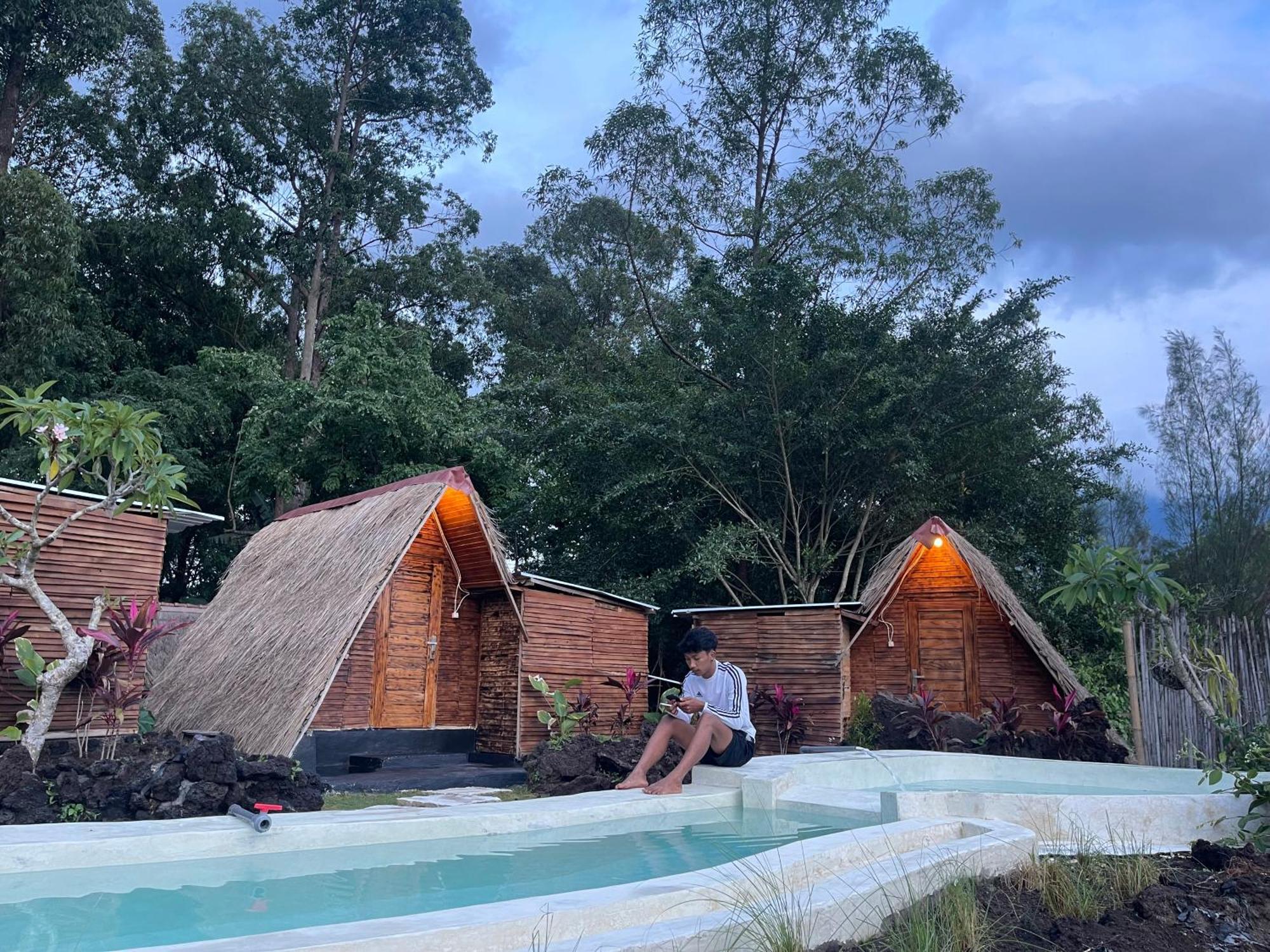 Triangular House And Hot Spring Hotel Kubupenlokan Exterior foto