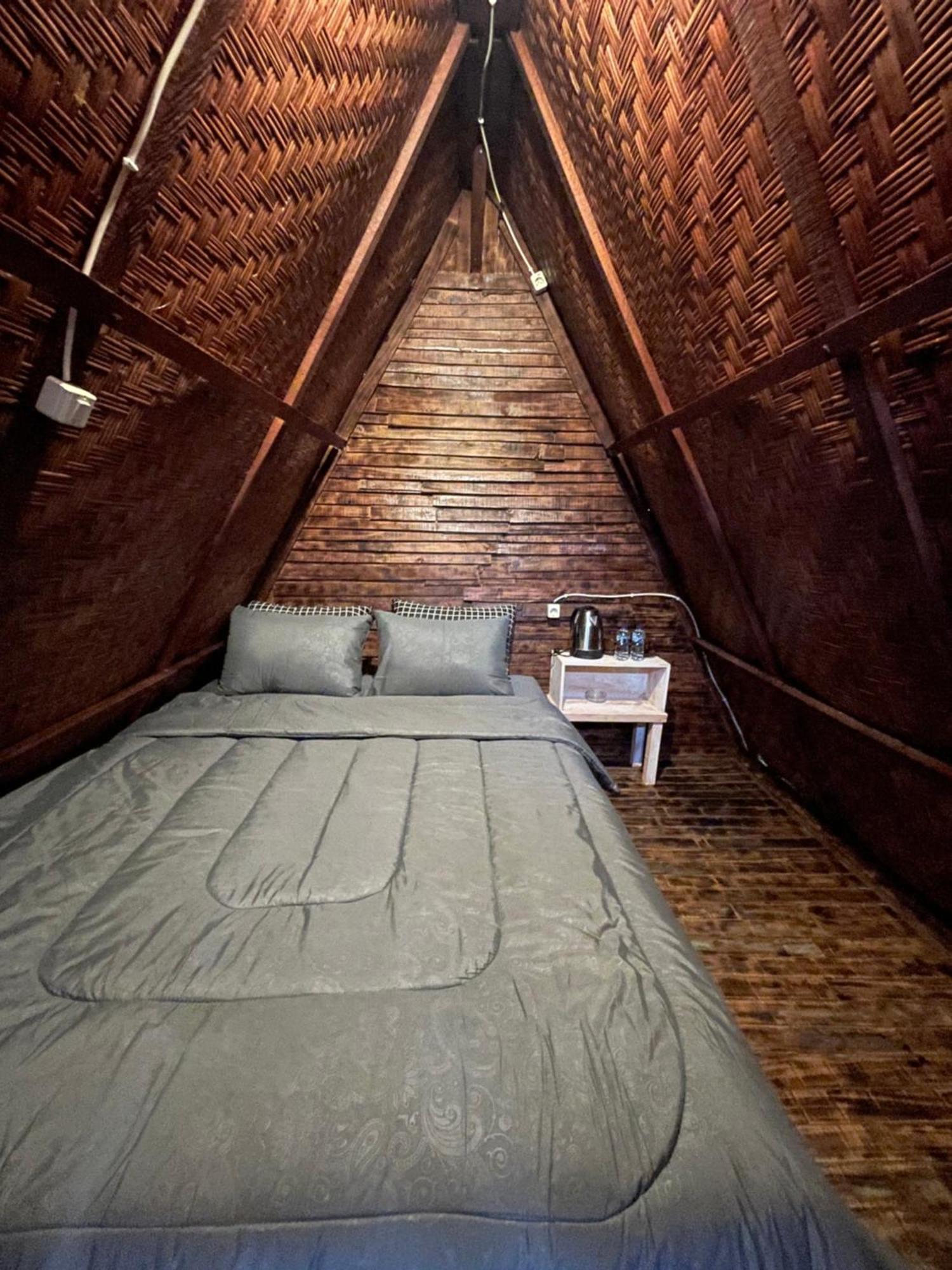 Triangular House And Hot Spring Hotel Kubupenlokan Exterior foto