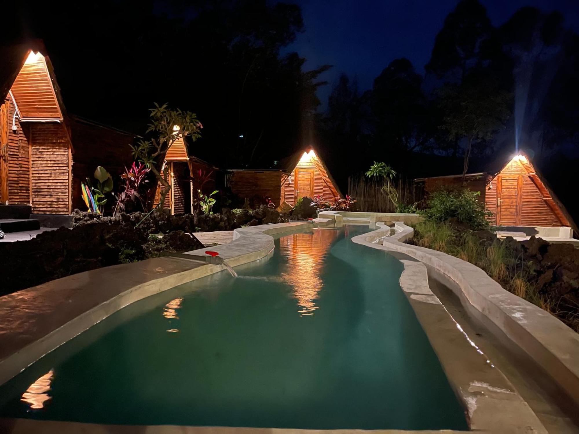 Triangular House And Hot Spring Hotel Kubupenlokan Exterior foto