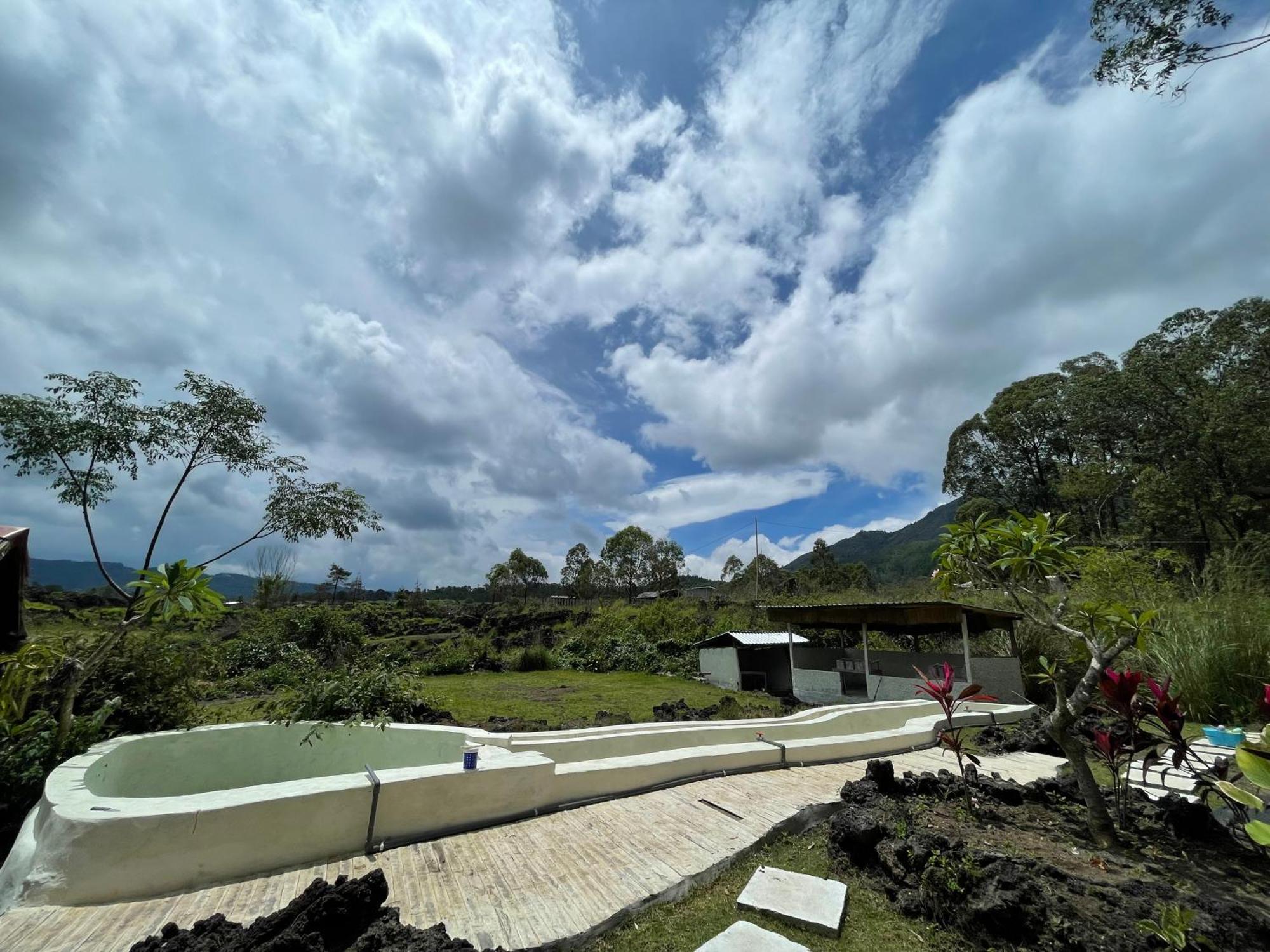 Triangular House And Hot Spring Hotel Kubupenlokan Exterior foto