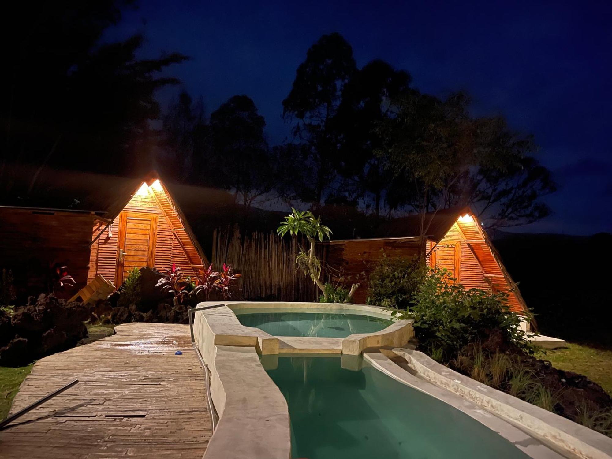 Triangular House And Hot Spring Hotel Kubupenlokan Exterior foto