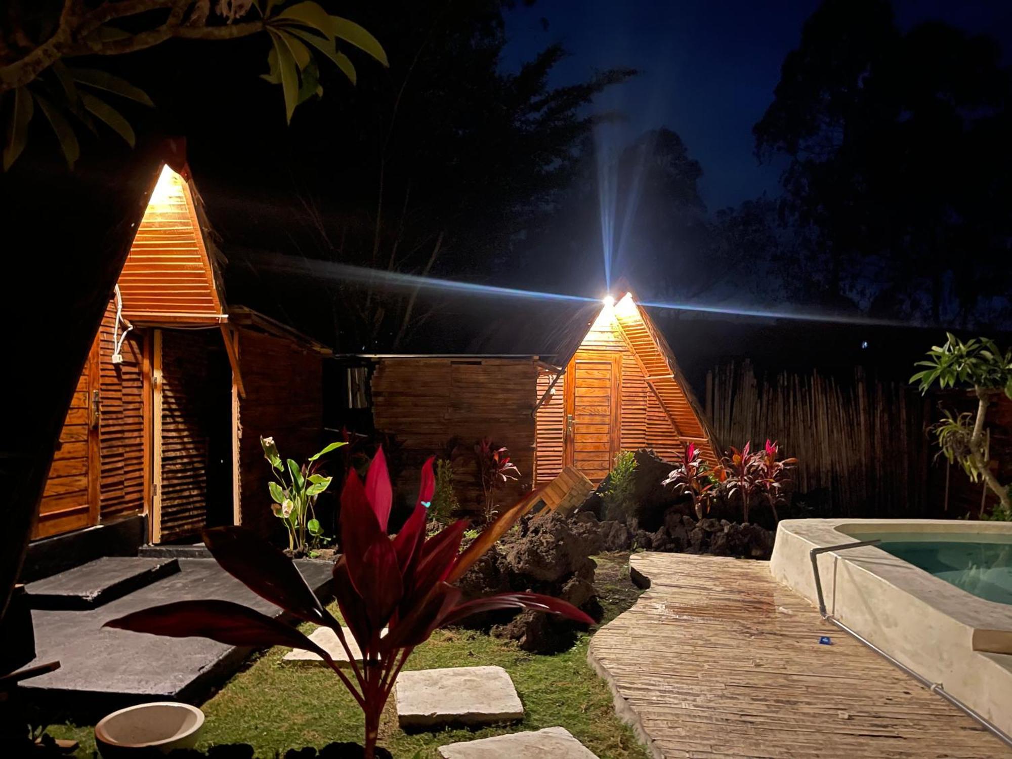 Triangular House And Hot Spring Hotel Kubupenlokan Exterior foto