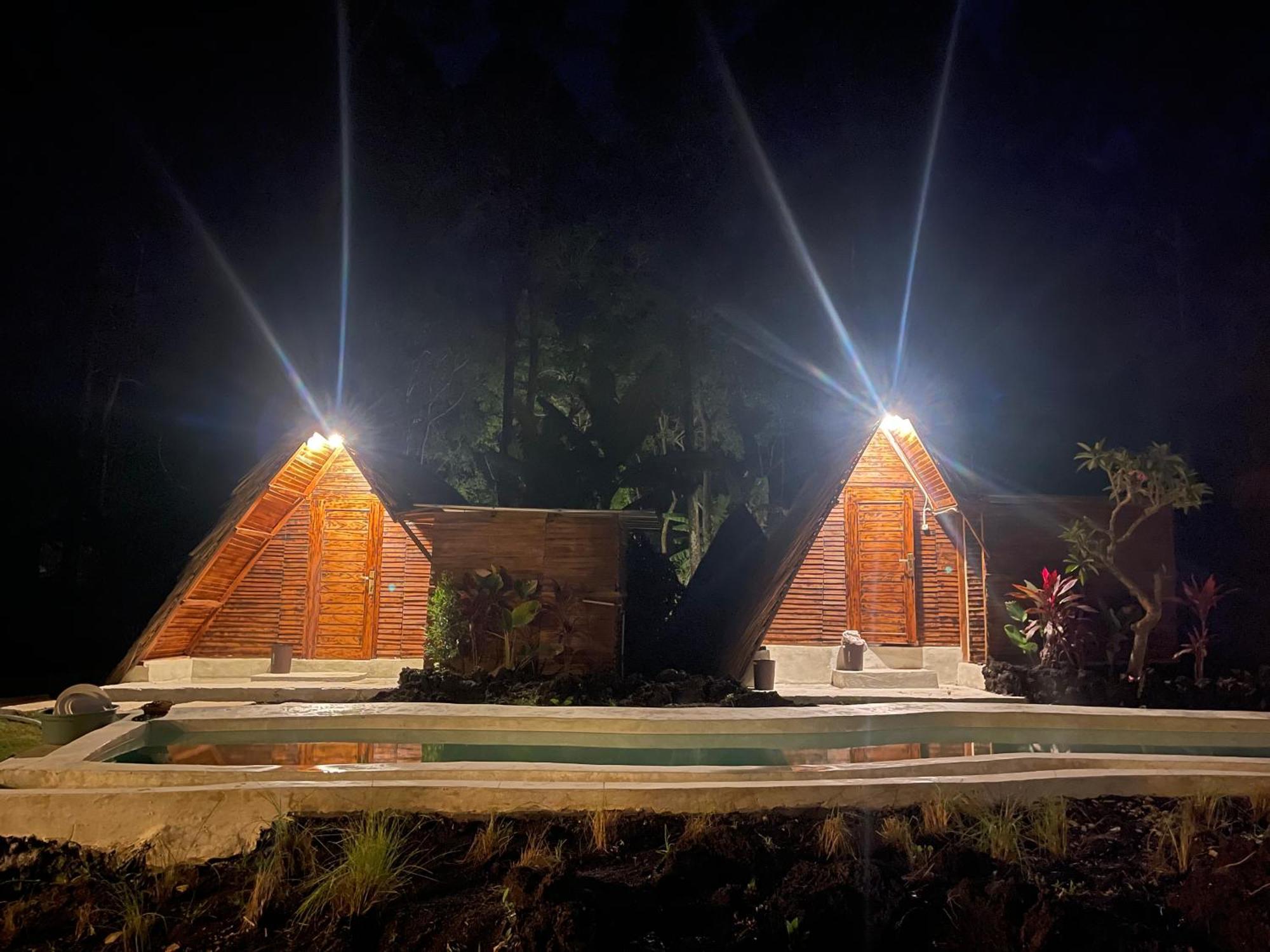 Triangular House And Hot Spring Hotel Kubupenlokan Exterior foto