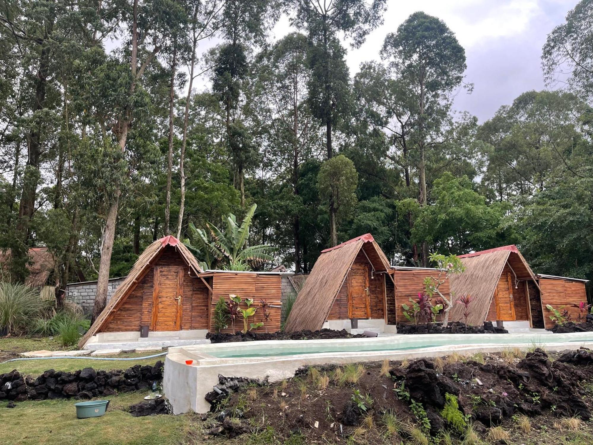 Triangular House And Hot Spring Hotel Kubupenlokan Exterior foto